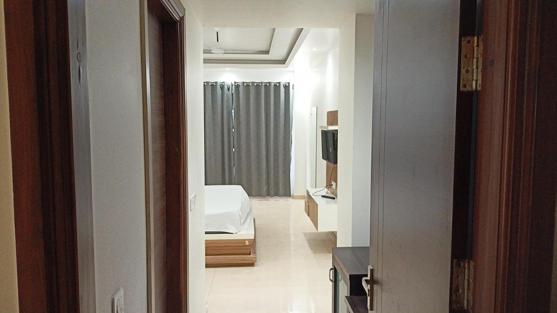 Hotel Skylark & Banquet Palwal ภายนอก รูปภาพ
